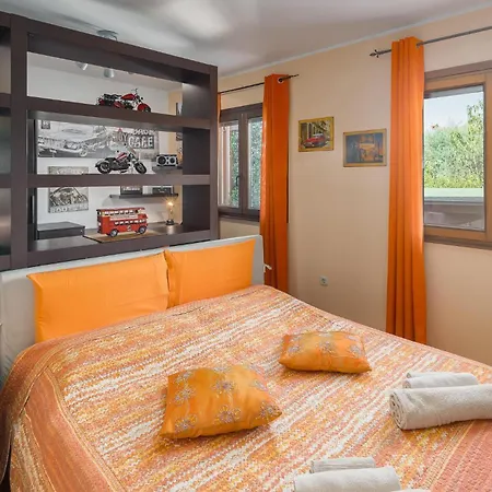 Vakantiehuis 4 Bedroom Awesome In