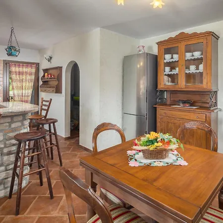 4 Bedroom Awesome In Vakantiehuis