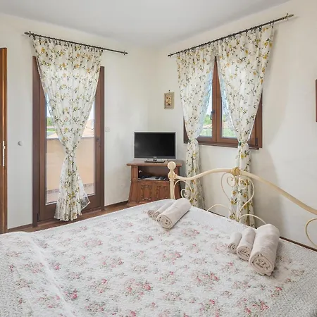 4 Bedroom Awesome In Vakantiehuis