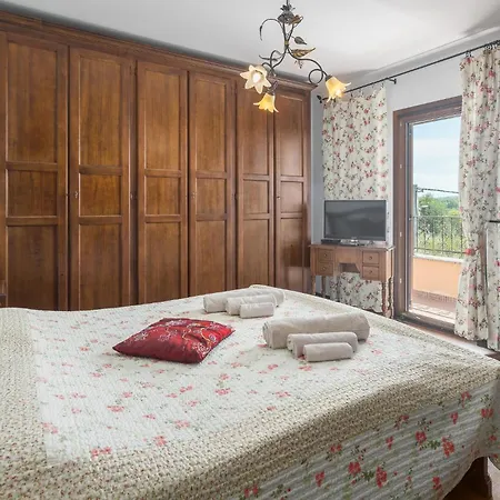 4 Bedroom Awesome In
