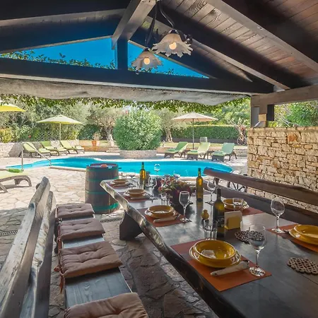 4 Bedroom Awesome In * Buje