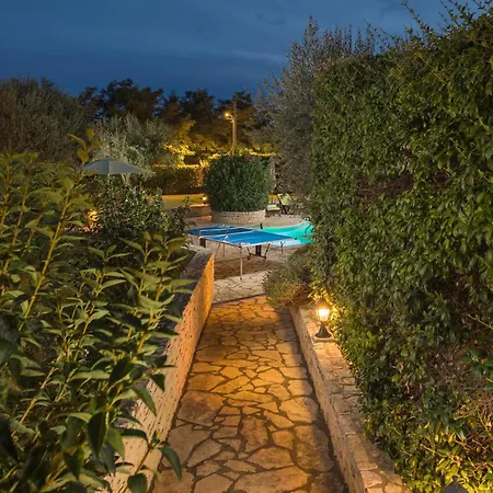 Vakantiehuis 4 Bedroom Awesome In