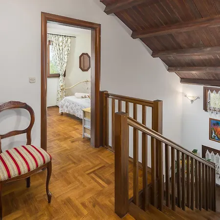 4 Bedroom Awesome In * Buje
