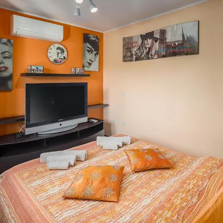 Дом отдыха Lovely In With Wifi